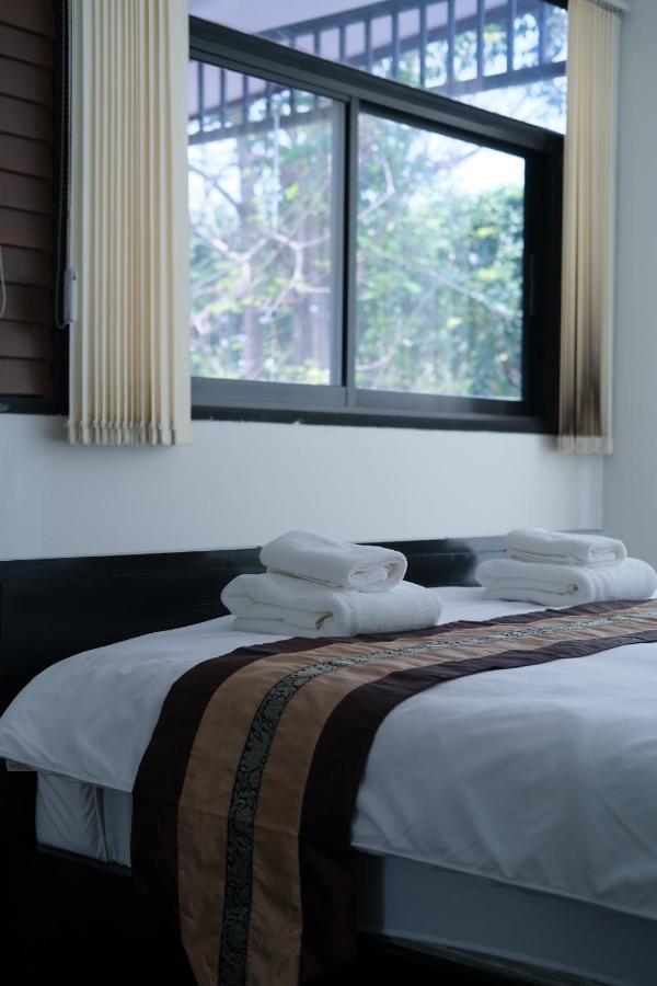 @Home Hostel Wua Lai Chiang Mai Exteriör bild